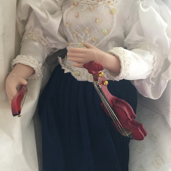 ❤️SALE ❤️Viola’s Performance: Porcelain Doll - Picture 4 of 6